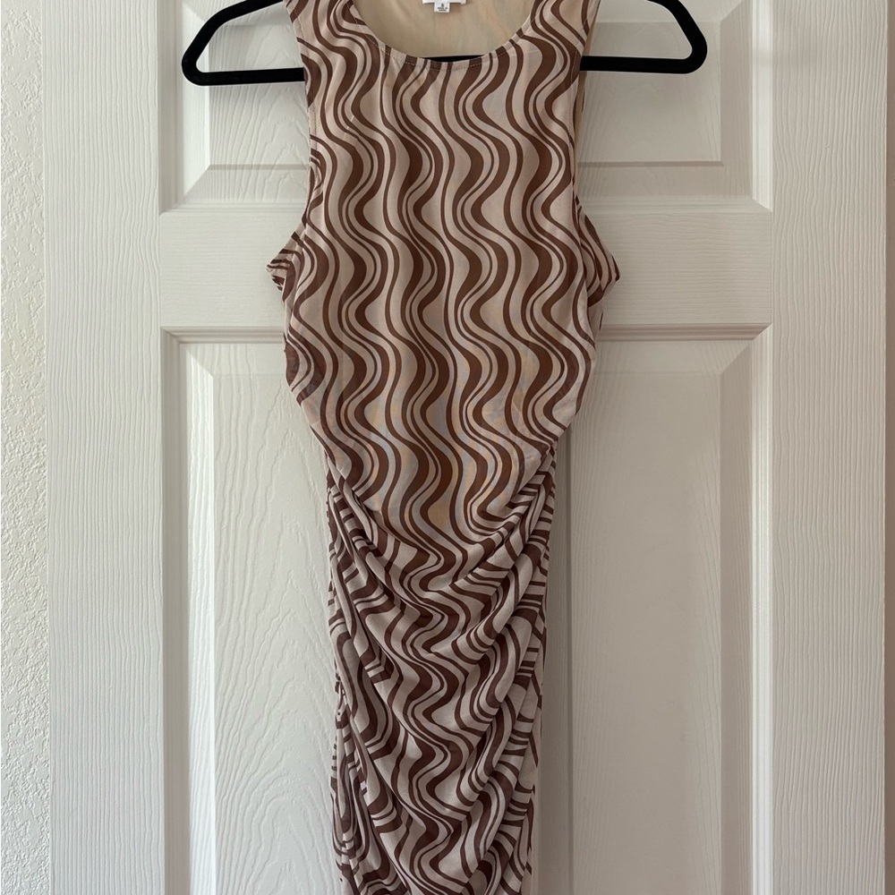 Le Lis Asymmetrical Dress in Brown and Cream Waves